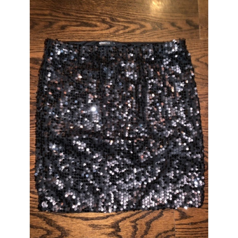 Ginatricot- Sparkly skirt